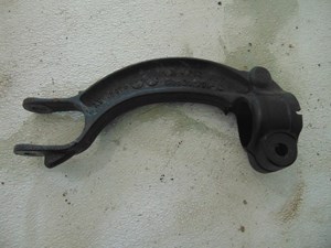 2010 Audi S4 RH Front Strut Bracket Control Arm 8K0 413-See Description