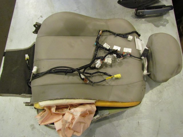2009 Infiniti G37 RH Passenger Front Seat Back Blown Air Bag