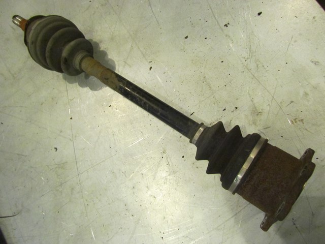 2003 Infiniti G35 Coupe Rear RH Passenger Axle