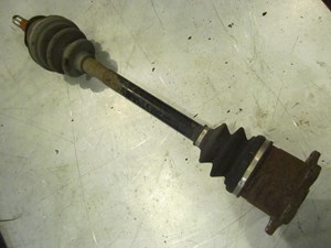 2003 Infiniti G35 Coupe Rear RH Passenger Axle