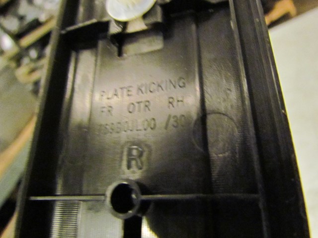 2008 Infiniti G37 RH Passenger Sill Kick Plate 769B0JL00