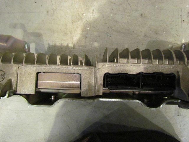 2008 Infiniti G37 OEM Bose Amplifier w/ Bracket