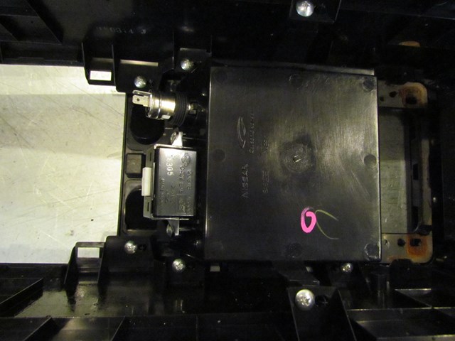 2008 Infiniti G37 Center Console Tabs Damaged See Pics