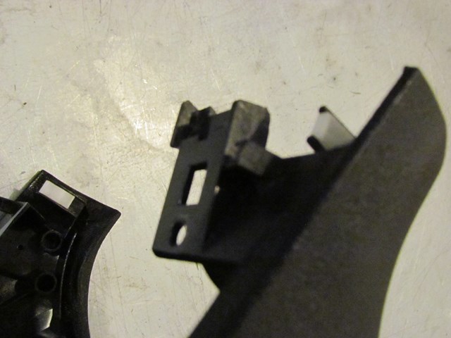 2008 Infiniti G37 Center Console Tabs Damaged See Pics