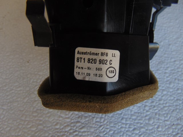 2010 Audi S4 RH Passenger Dash Vent 8T1 820 902 C