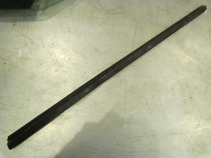 2008 Infiniti G37 RH Passenger Door Glass Seal