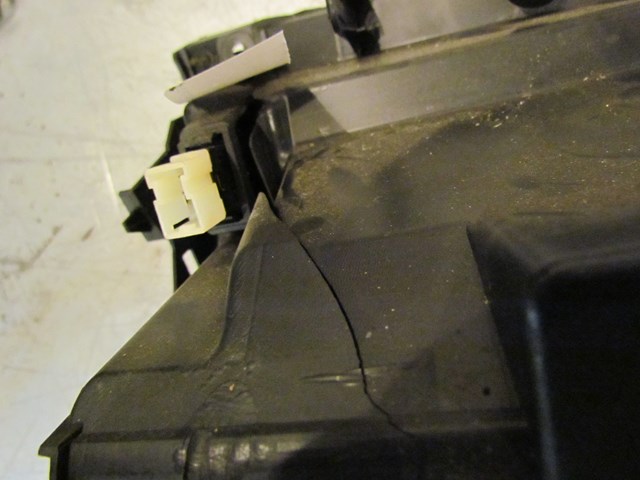 2008 Infiniti G37 Glove Box Split See Pics