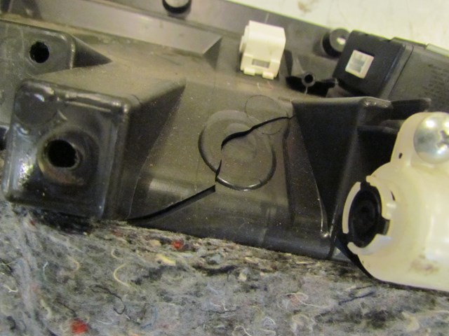 2008 Infiniti G37 Glove Box Split See Pics