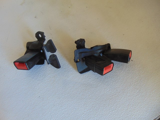 2010 Audi S4 Rear Seat Belt Buckles Set of 3