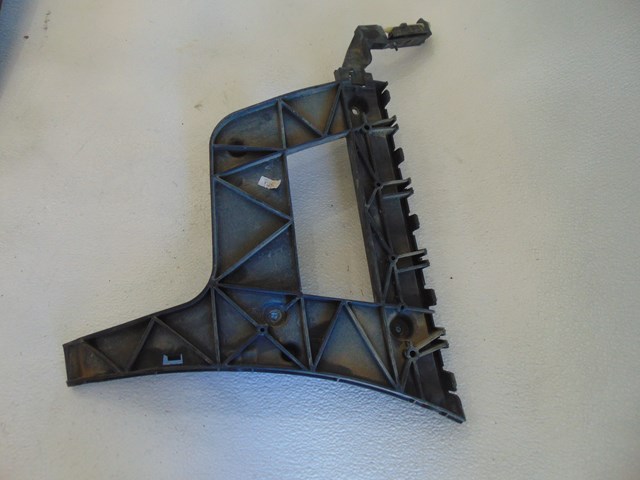 2010 Audi S4 Rear RH Passenger Bumper Bracket