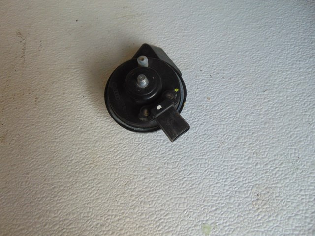 2010 Audi S4 Horn 8T0 951 223