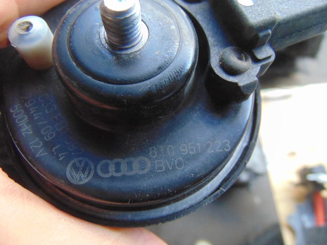 2010 Audi S4 Horn 8T0 951 223