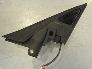 2008 Infinit G37 RH Passenger Sail Panel With Tweeter