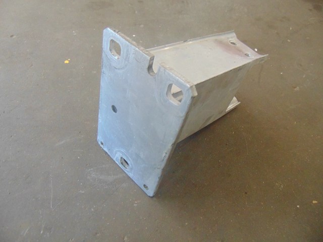 2013 Audi Allroad Front RH Bumper Reinforcement Mount 8K0 807 134D