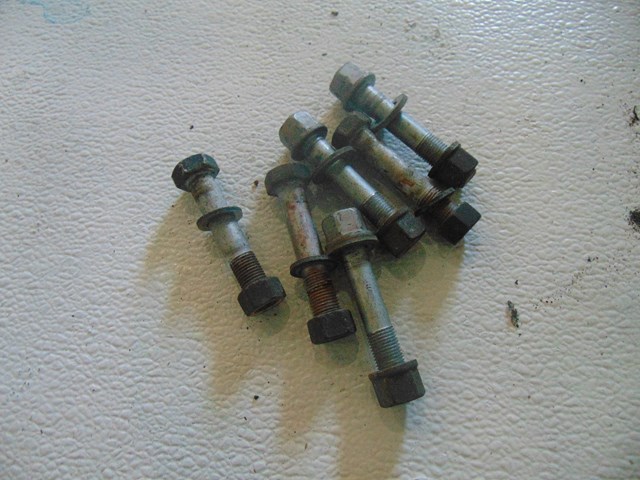 2003 Infiniti M45 Driveshaft to Transmission Bolts