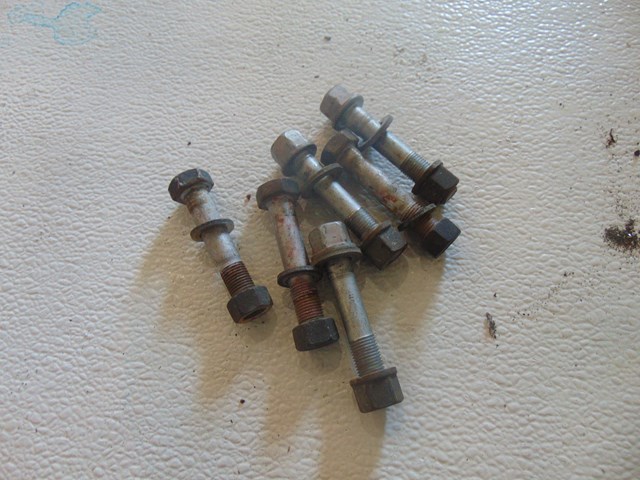 2003 Infiniti M45 Driveshaft to Transmission Bolts