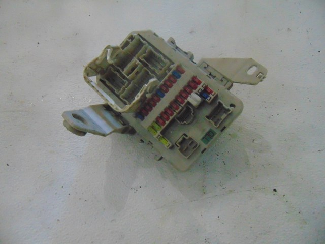 2003 2004 Infiniti M45 Interior Fuse Box