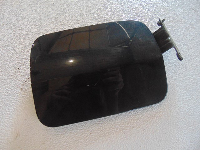 2003 2004 Infiniti M45 Fuel Door