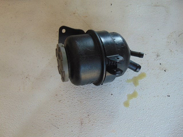2010 Audi S4 Power Steering Fluid Reservoir