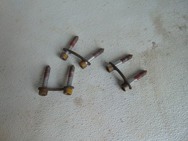 2003 Infiniti M45 Driveshaft to Differential Bolts