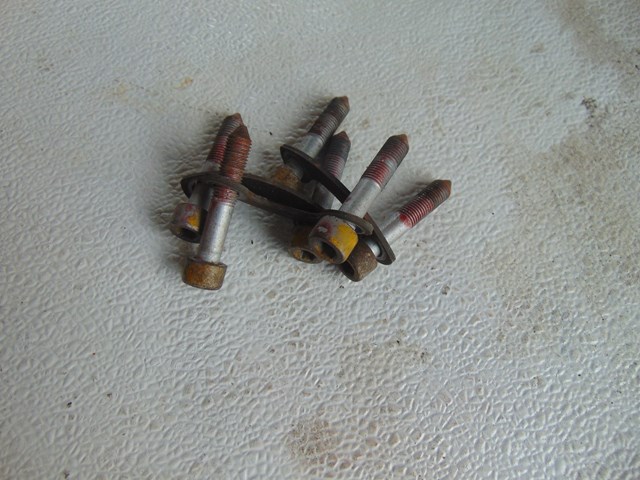 2003 Infiniti M45 Driveshaft to Differential Bolts