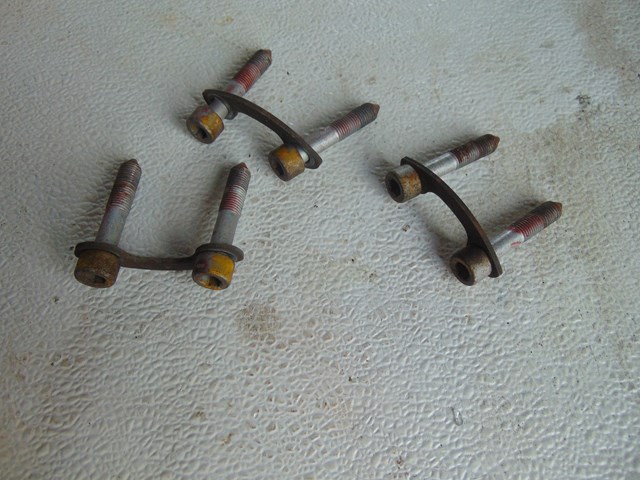 2003 Infiniti M45 Driveshaft to Differential Bolts