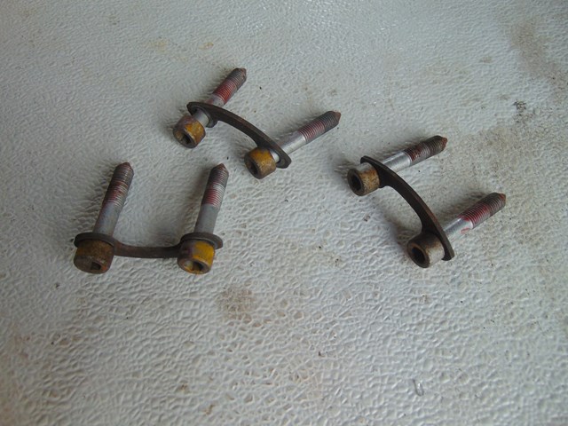 2003 Infiniti M45 Driveshaft to Differential Bolts