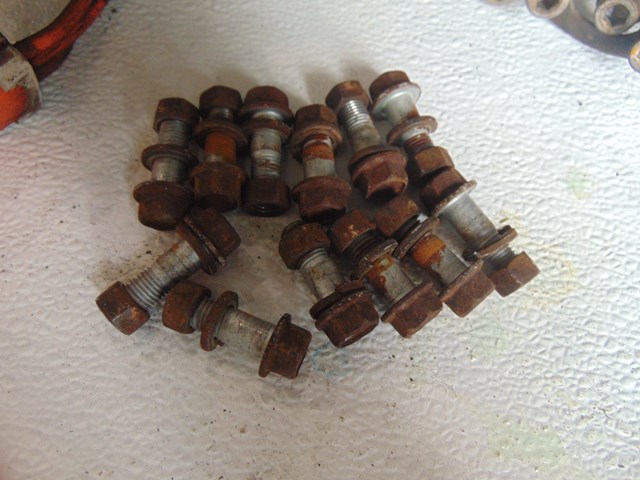 2003 Infiniti M45 Axle to Differential Bolts