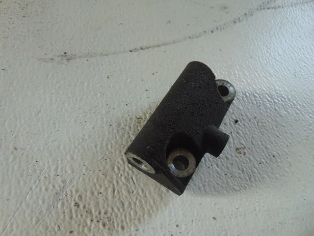 2003 Infiniti M45 Alternator Bracket