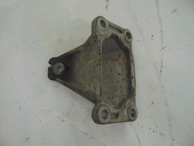 2003 Infiniti M45 RH Passenger Engine Mount