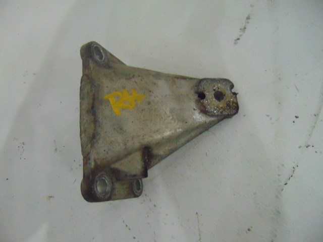 2003 Infiniti M45 RH Passenger Engine Mount