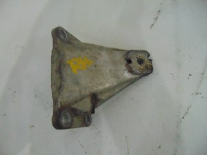 2003 Infiniti M45 RH Passenger Engine Mount