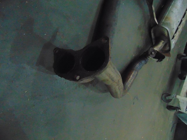 2003 Infiniti M45 Exhaust Midpipe w/OEM Cut Out