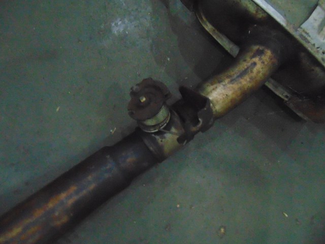 2003 Infiniti M45 Exhaust Midpipe w/OEM Cut Out