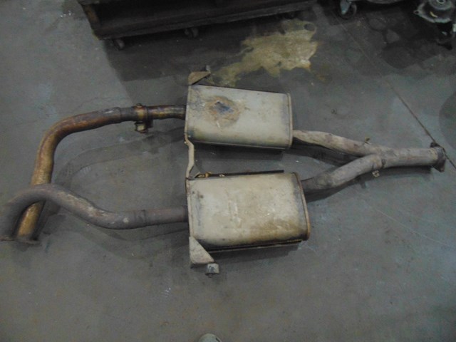 2003 Infiniti M45 Exhaust Midpipe w/OEM Cut Out