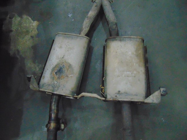 2003 Infiniti M45 Exhaust Midpipe w/OEM Cut Out