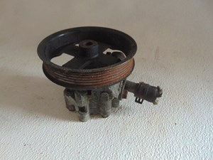 2005 Land Rover LR3 Power Steering Pump QVB500390