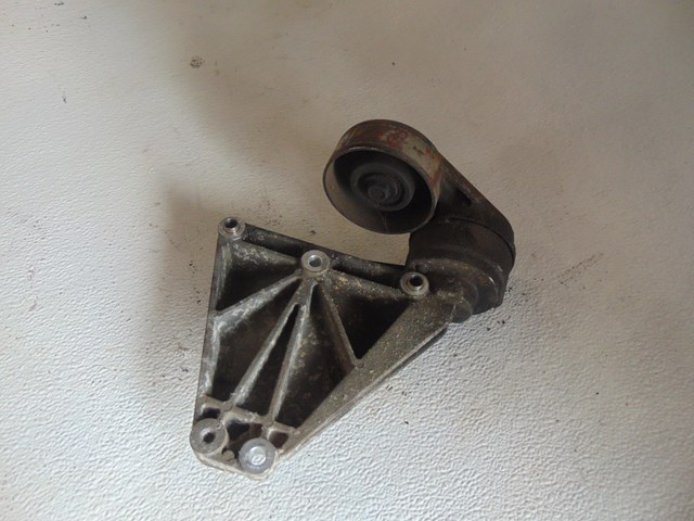 2005 Land Rover LR3 AC Compressor Bracket w/ Tensioner YLU500260