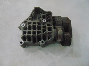 2005 Land Rover LR3 Alternator Bracket & Belt Tensioner YLU500171