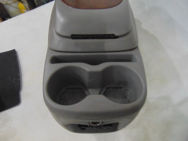 2000 Ford Excursion Center Console