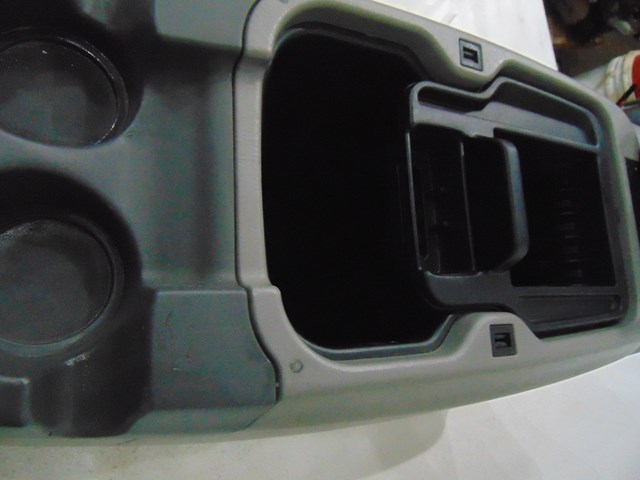 2000 Ford Excursion Center Console