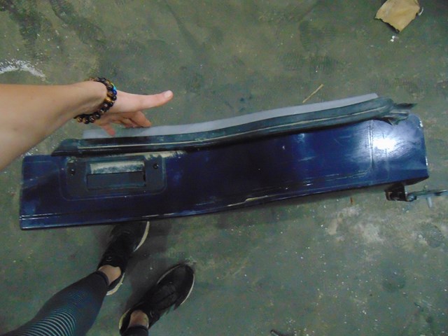 2000 Ford Excursion Rear RH Passenger Barn Door Hatch Tailgate