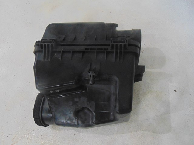 2007 Hyundai Entourage Air Cleaner Box w/MAF Sensor