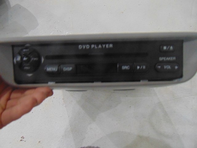 2007 Hyundai Entourage Rear DVD Player Console