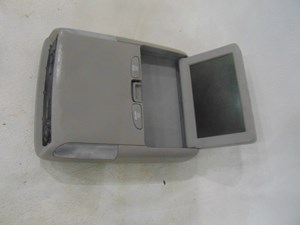 2007 Hyundai Entourage Rear DVD Player Console
