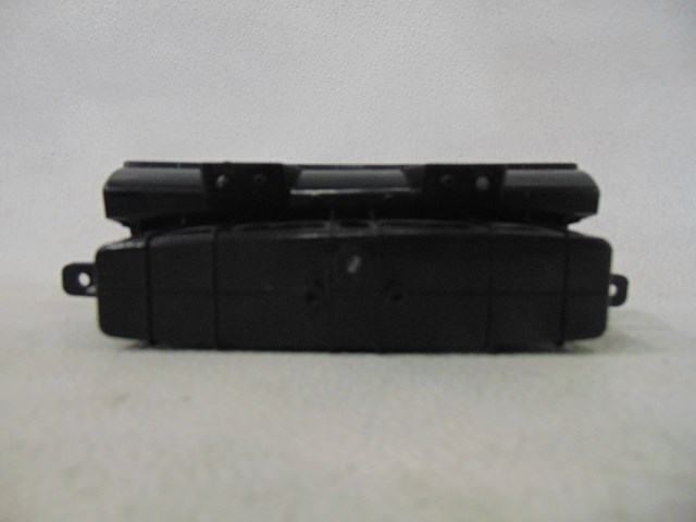 2007 Hyundai Entourage Dash Cubby 4D846-25100