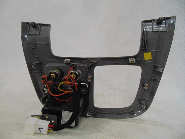 2007 Hyundai Entourage Shifter Bezel, Ashtray, Lighter