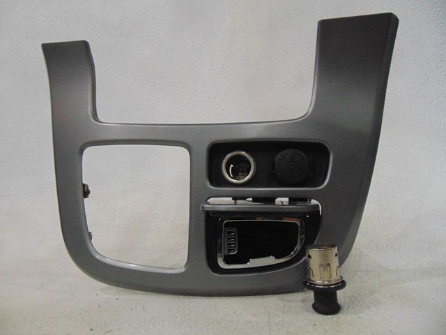 2007 Hyundai Entourage Shifter Bezel, Ashtray, Lighter
