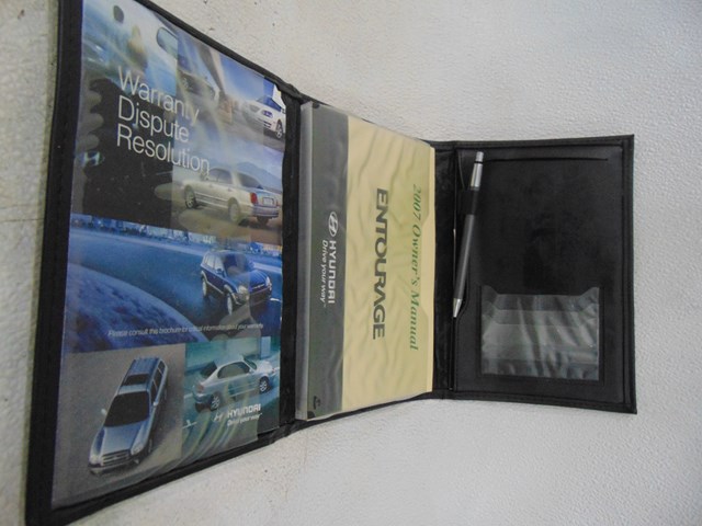 2007 Hyundai Entourage Owners Manual