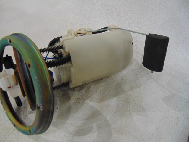2007 Hyundai Entourage Fuel Pump 31110-4D500